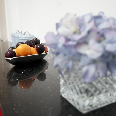 Luxury London Garden Home Sleep 7, 2 Mins To Metro Eksteriør billede