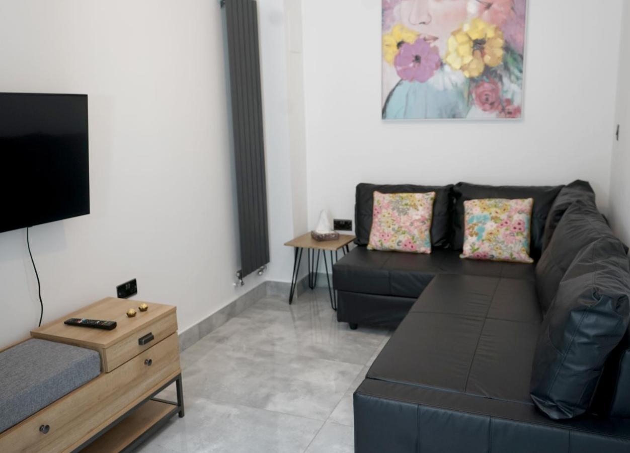 Luxury London Garden Home Sleep 7, 2 Mins To Metro Eksteriør billede