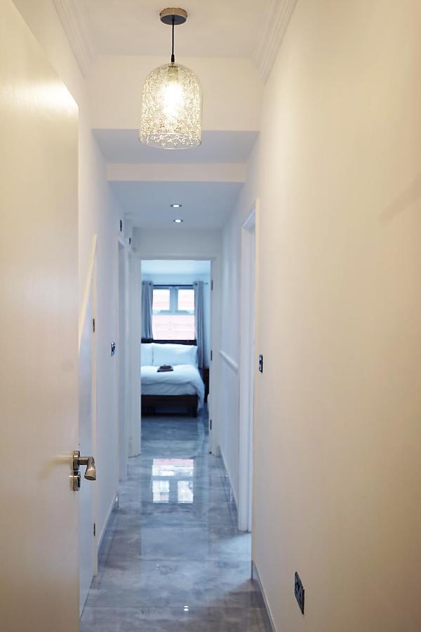 Luxury London Garden Home Sleep 7, 2 Mins To Metro Eksteriør billede