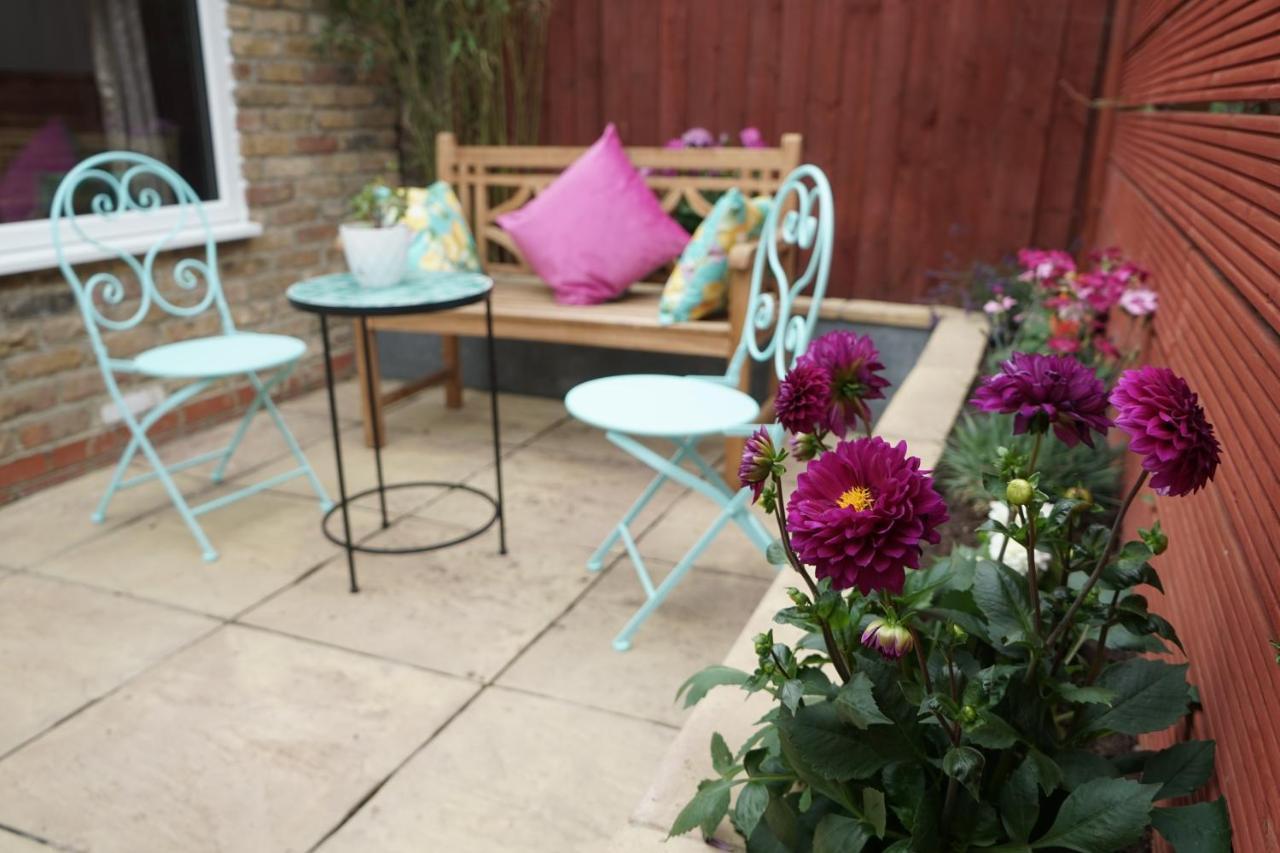 Luxury London Garden Home Sleep 7, 2 Mins To Metro Eksteriør billede