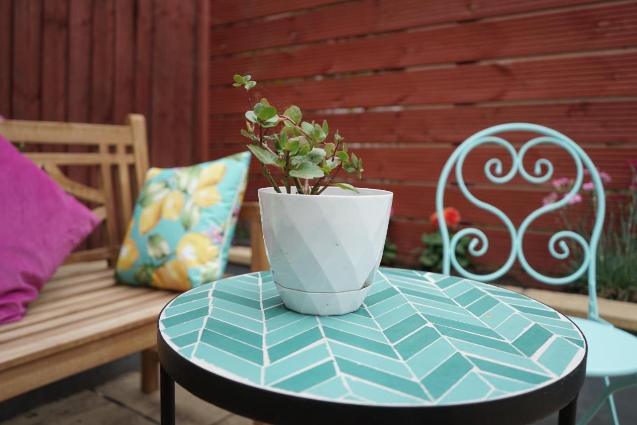 Luxury London Garden Home Sleep 7, 2 Mins To Metro Eksteriør billede