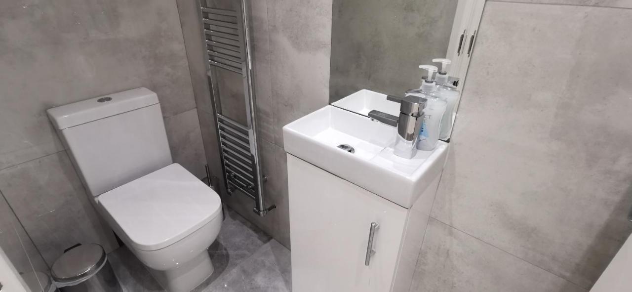 Luxury London Garden Home Sleep 7, 2 Mins To Metro Eksteriør billede